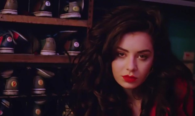 charli xcx breaking up video